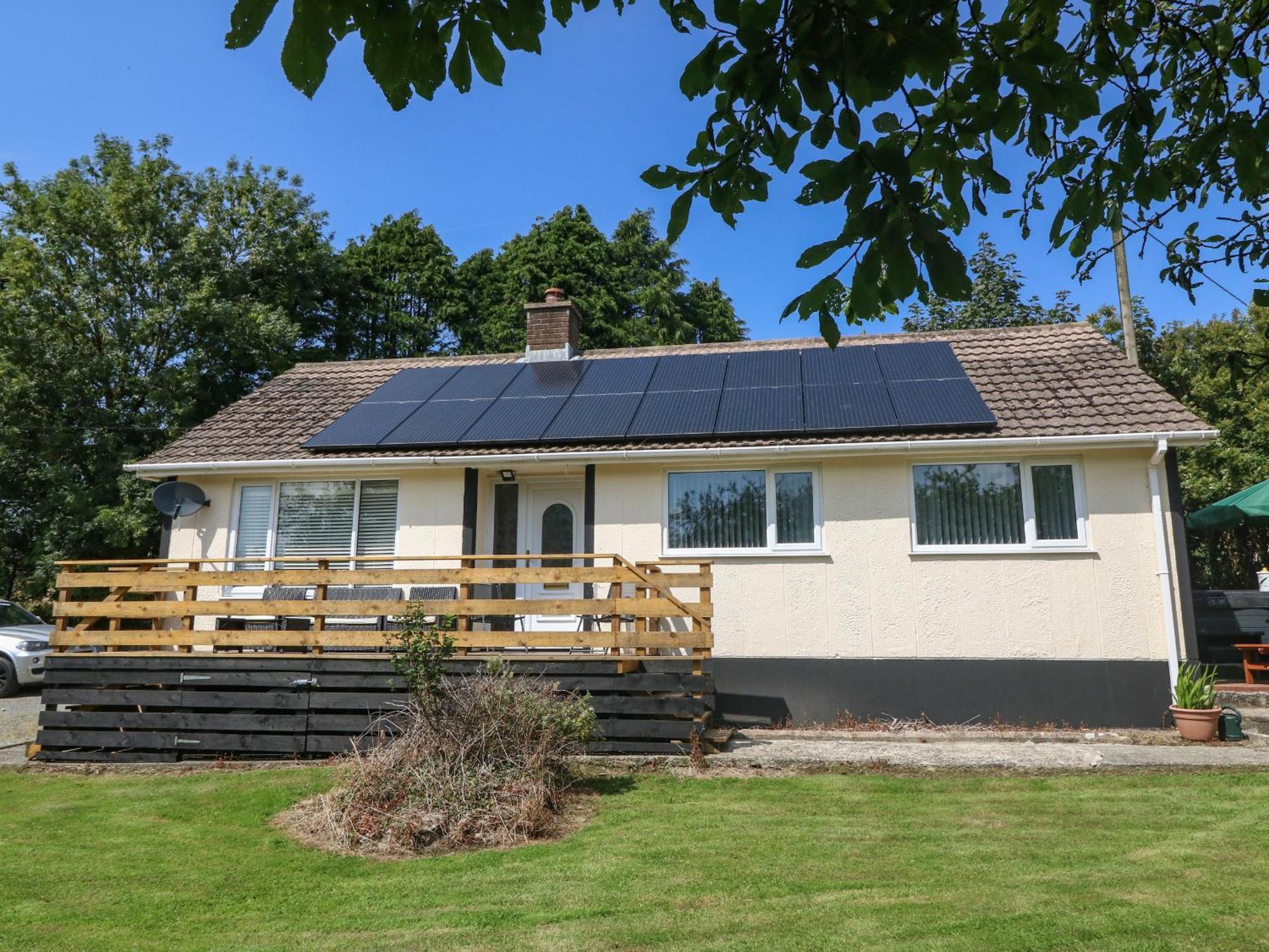 Petlyns Patch Villa Holyhead Exterior photo